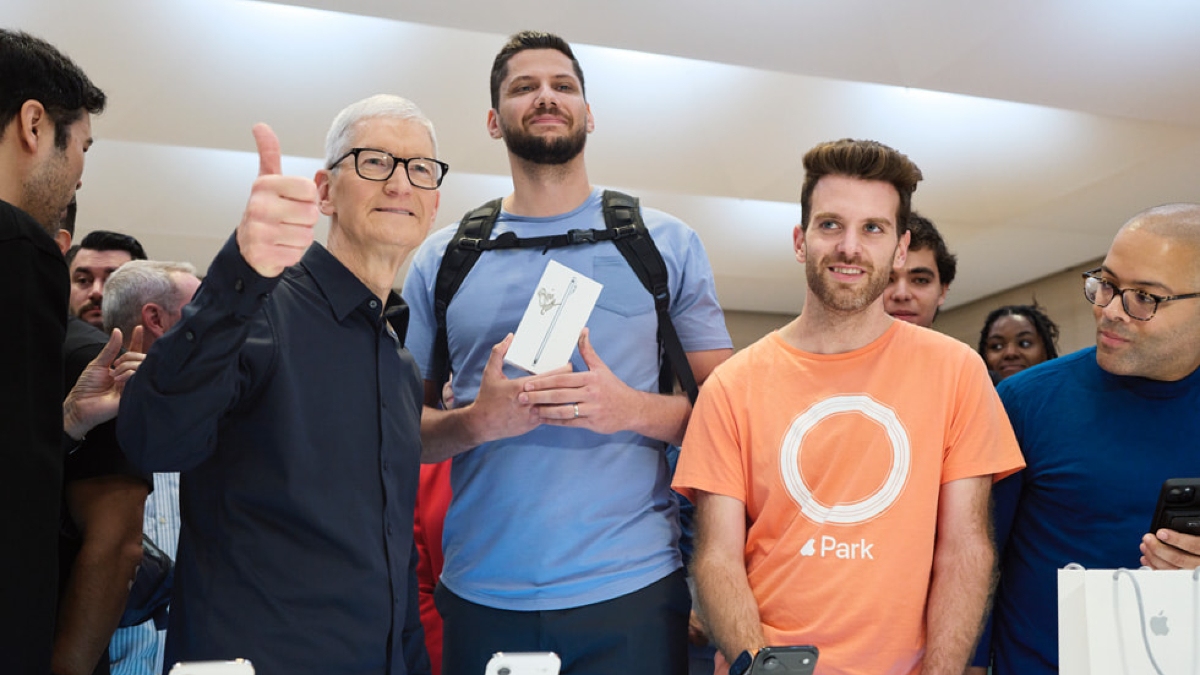 Apple-এর স্বর্ণযুগের নায়ক টিম কুক CEO পদ থেকে অবসর নিলেন, 4 ট্রিলিয়ন ডলার সম্রাজ্যের নতুন বস কে?