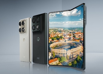 ডুয়াল সেলফি ক্যামেরার Motorola Razr Fold-এর সেল শুরু, মিলছে 10,000 টাকা ডিসকাউন্ট