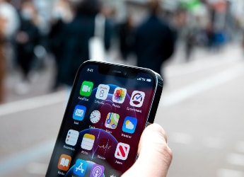 মোবাইলে ইন্টারনেট ব্যবহারে ট্যাক্স বসাতে পারে মোদি সরকার, বাড়বে ফোন রিচার্জের খরচ