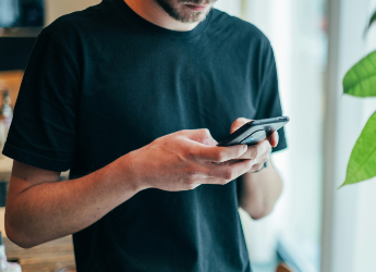 ভিডিও থেমে যাচ্ছে, অ্যাপ খুলতে দেরি? মোবাইলে ইন্টারনেট স্পিড বাড়ানোর 5 কৌশল জেনে রাখুন