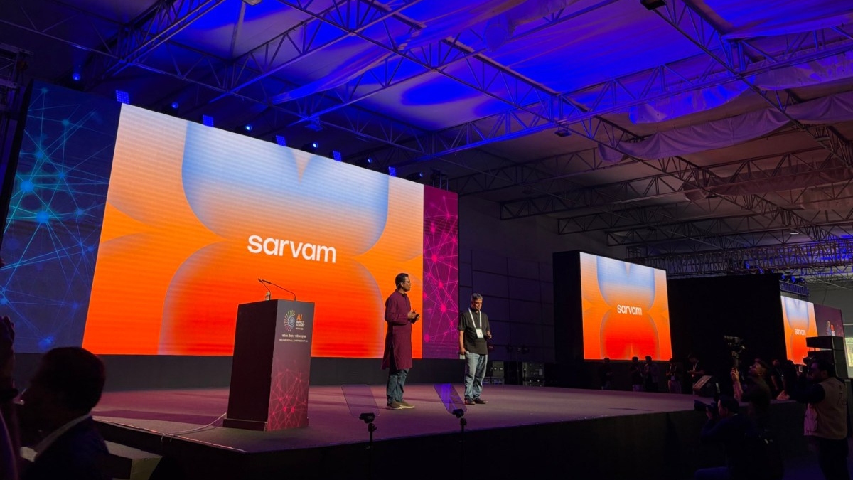 AI Impact Summit: স্বদেশি সংস্থার চমক, প্রথমবার সাধারণ কিপ্যাড ফোনে আসছে AI, কথা বলবে মাতৃভাষায়