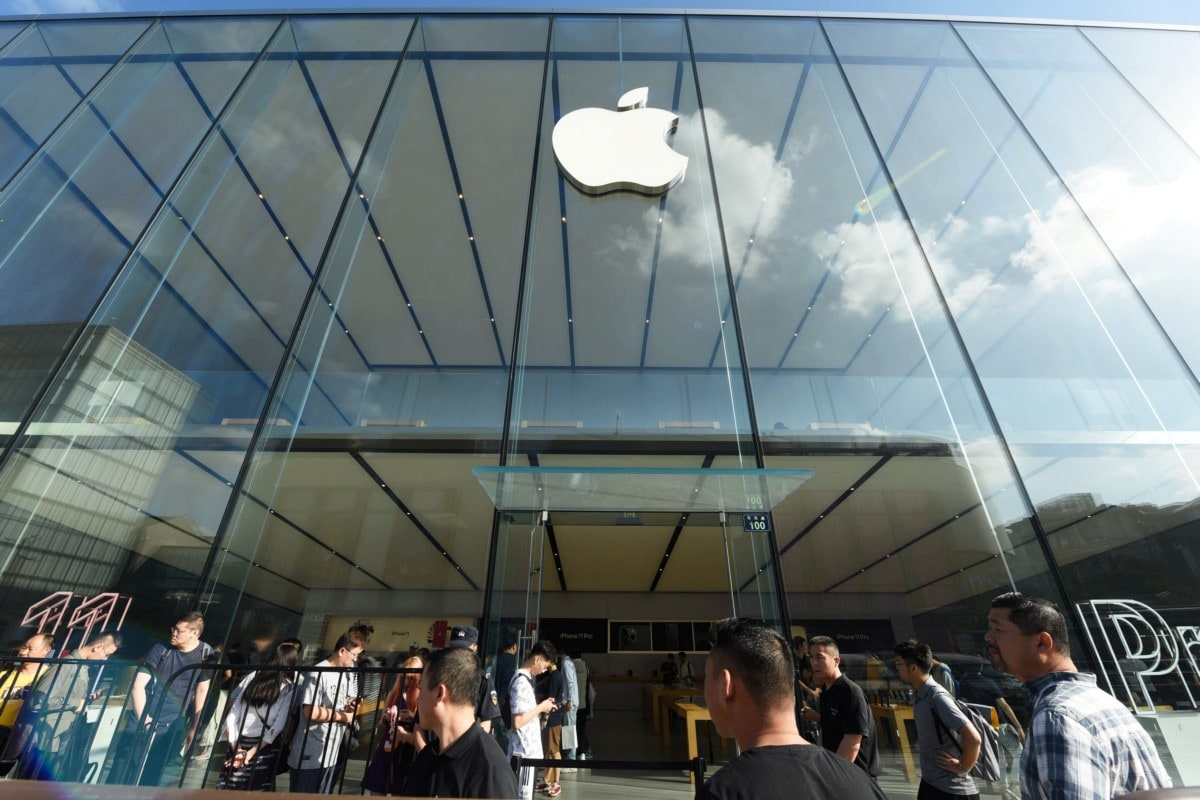 iPhone 11 Series Hits Stores in China to No Crowds