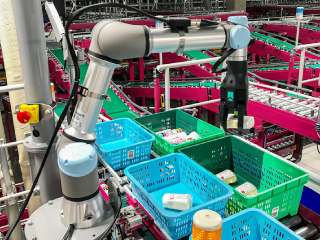 This Robot May Just Be What Retailers Need in Their Warehouses