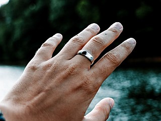 Apple Smart Ring With Haptic Feedback, Pressure-Sensitive Input Revealed in New Granted Patent