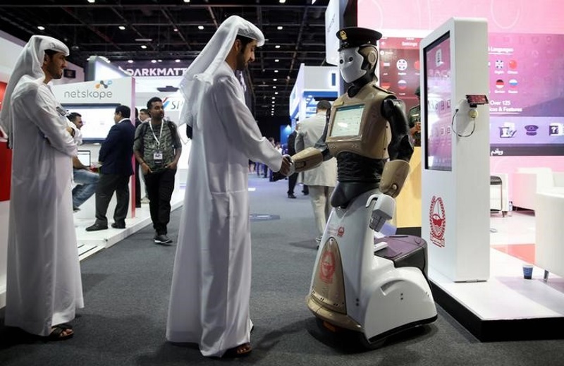 Robot Joins Dubai Police Force to Fight Real Life Crime
