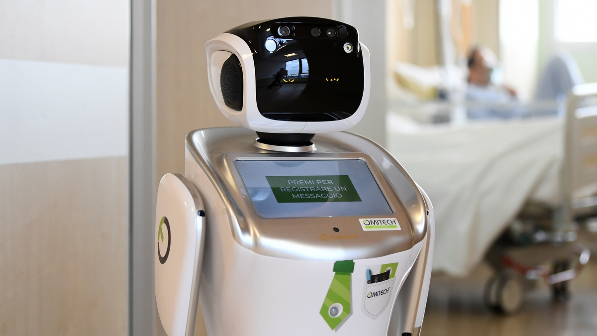 Robots on Hand to Greet Japanese Coronavirus Patients in Hotels