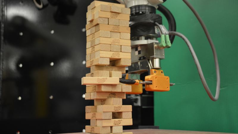 MIT Develops Robot That Combines Senses to Play Jenga