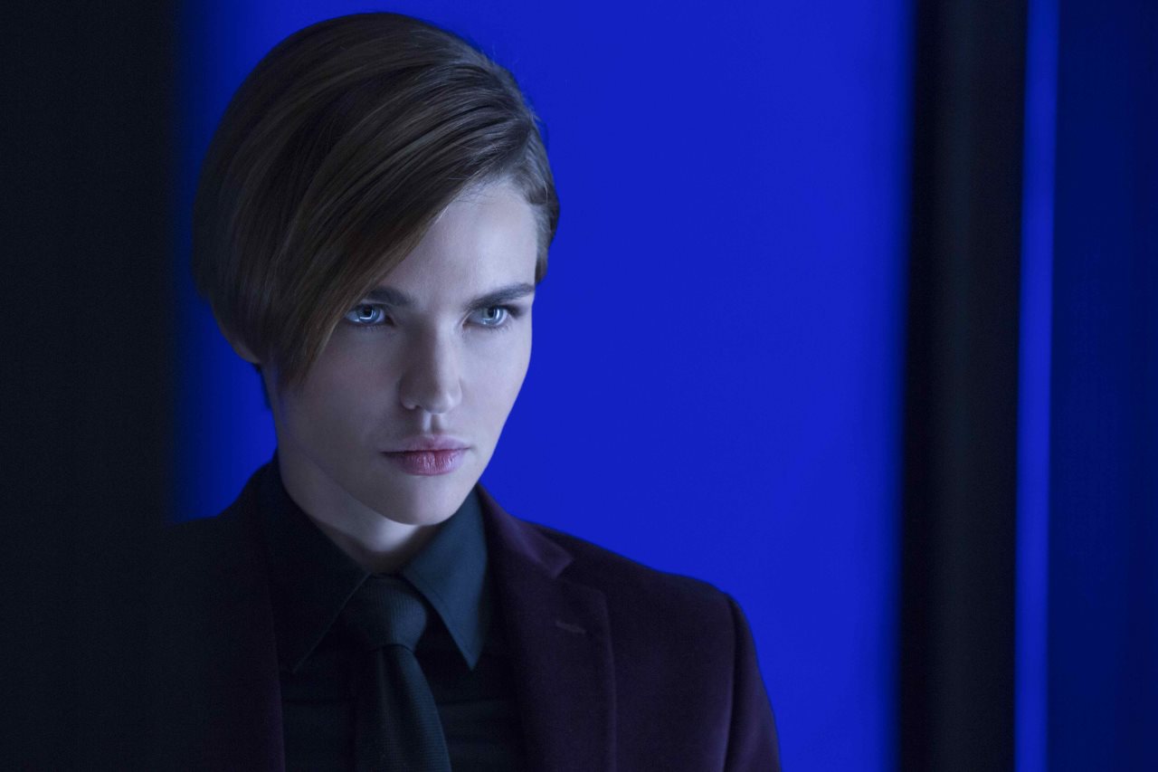 Batwoman: Ruby Rose Cast as Lesbian Superhero for DC's Arrowverse