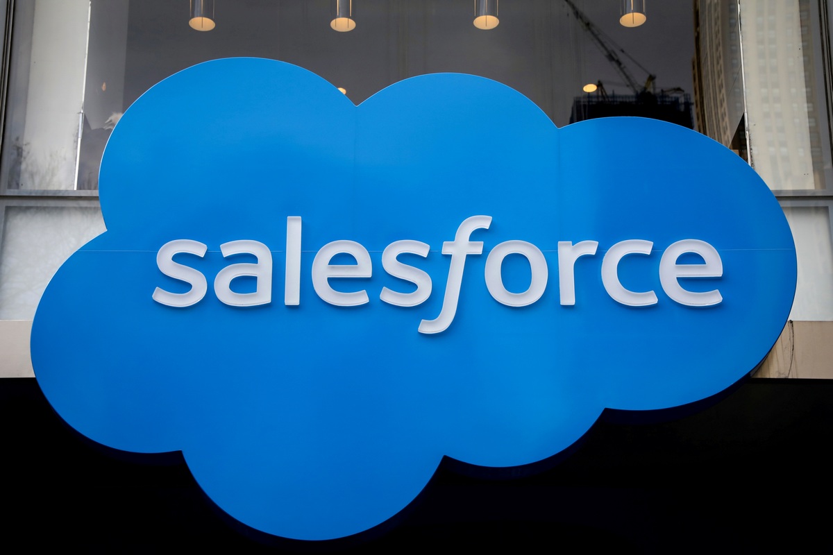 Salesforce Says Will See Strong Cloud Demand Due to Hybrid Work, Beats Market Expectations for Q2 Earnings