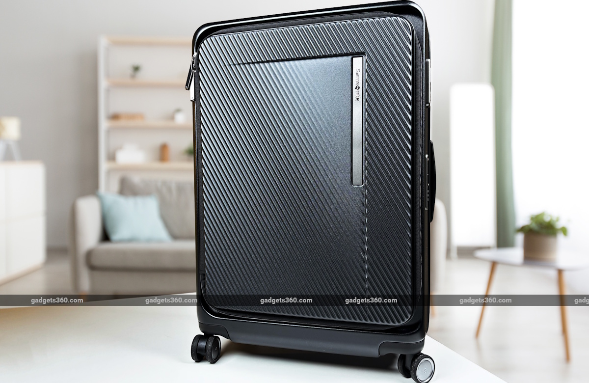 Samsonite Zipprix FT Waypoint Review: Solves the "Where's My Luggage" Problem With Built-In Tracking