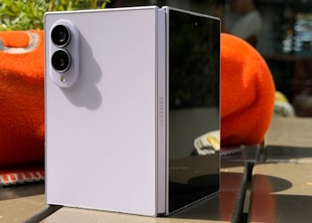 Samsung One UI 9.5 Leak Allegedly Reveals Camera App Tweaks, Satellite Connectivity Hub and More