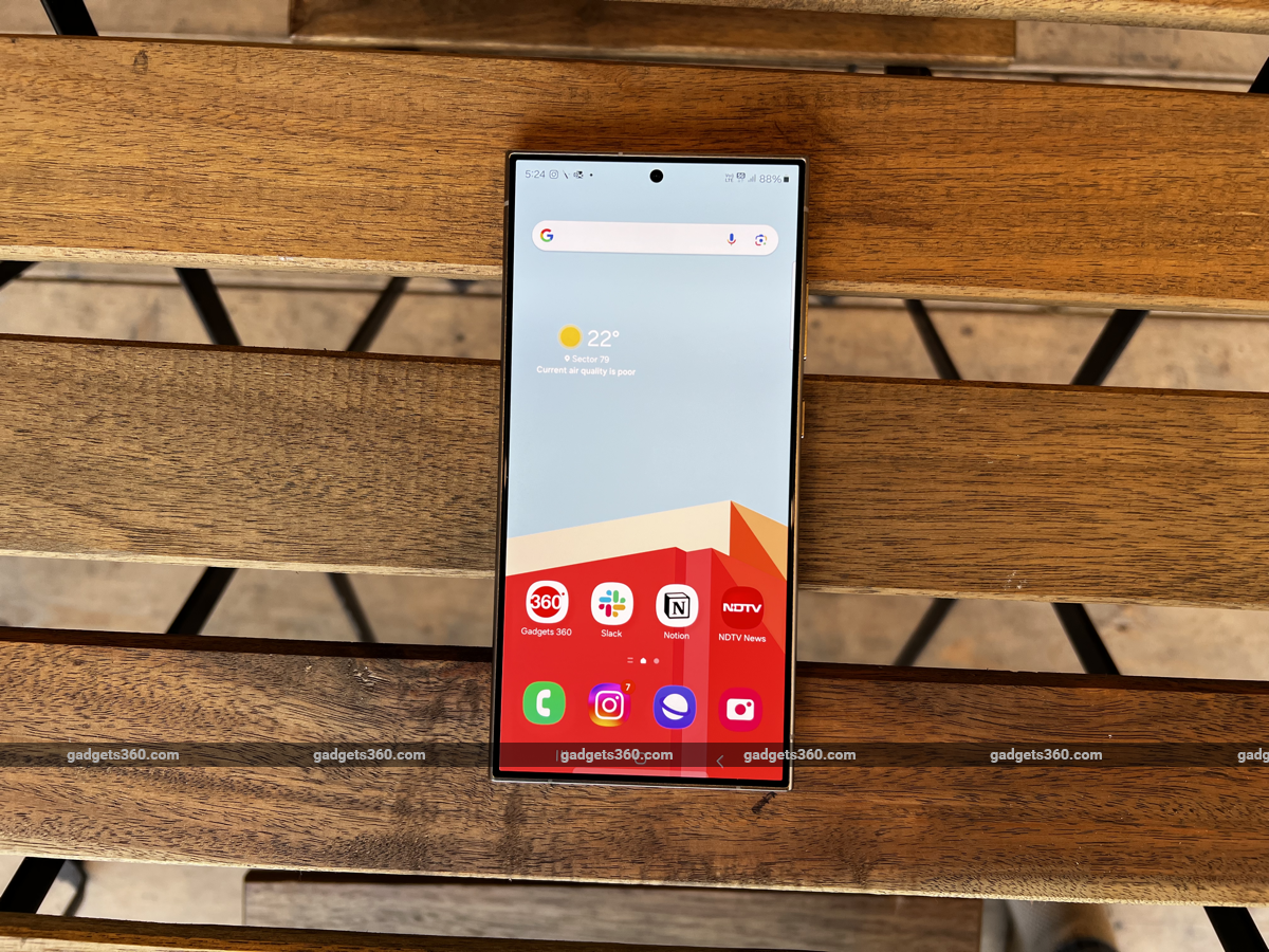 Samsung Reportedly Halts One UI 7 Update for Galaxy S24 Series Due to &lsquo;Serious Bug&rsquo;