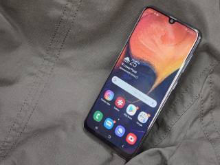Samsung Galaxy A50, Galaxy A40 Start Receiving Android 10-Based OneUI 2.0 Updates