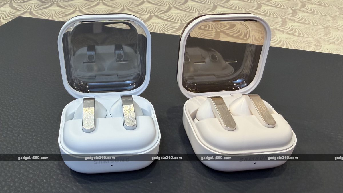 Samsung's First New Over-Ear Headphones Reportedly Spotted in Galaxy Wearable App; May Launch Next Year