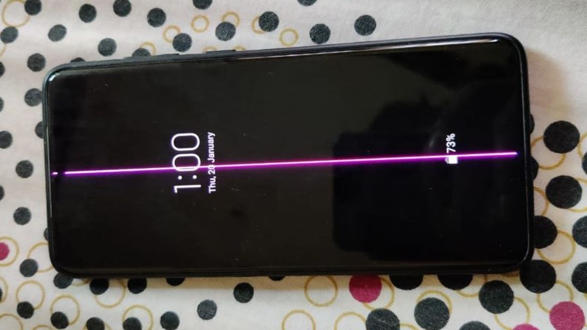 Samsung Galaxy S20+ Display Suddenly Starts Showing Vertical Lines, Some Users in India Complain