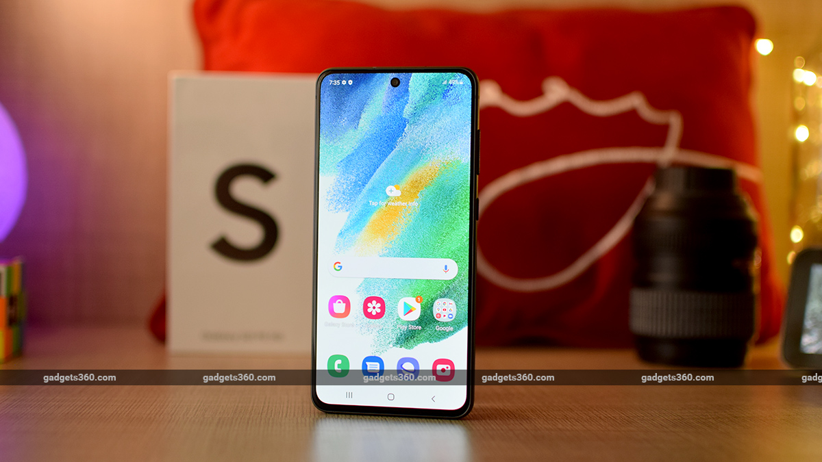 Samsung Galaxy S21 FE 5G First Impressions: Riding the Wave