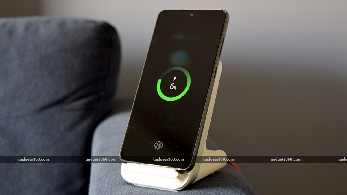 samsung galaxy s21 fe 5G review wireless charging gadgets360 ww