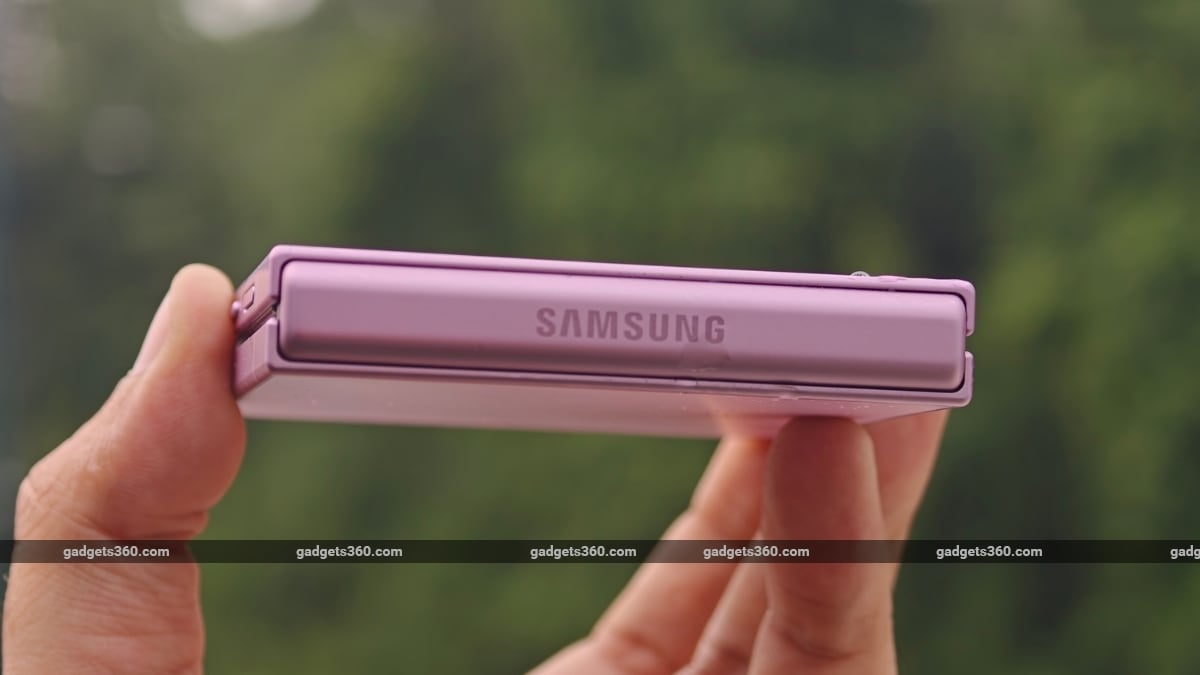 samsung galaxy z flip 8 review ndtv design 1 Samsung