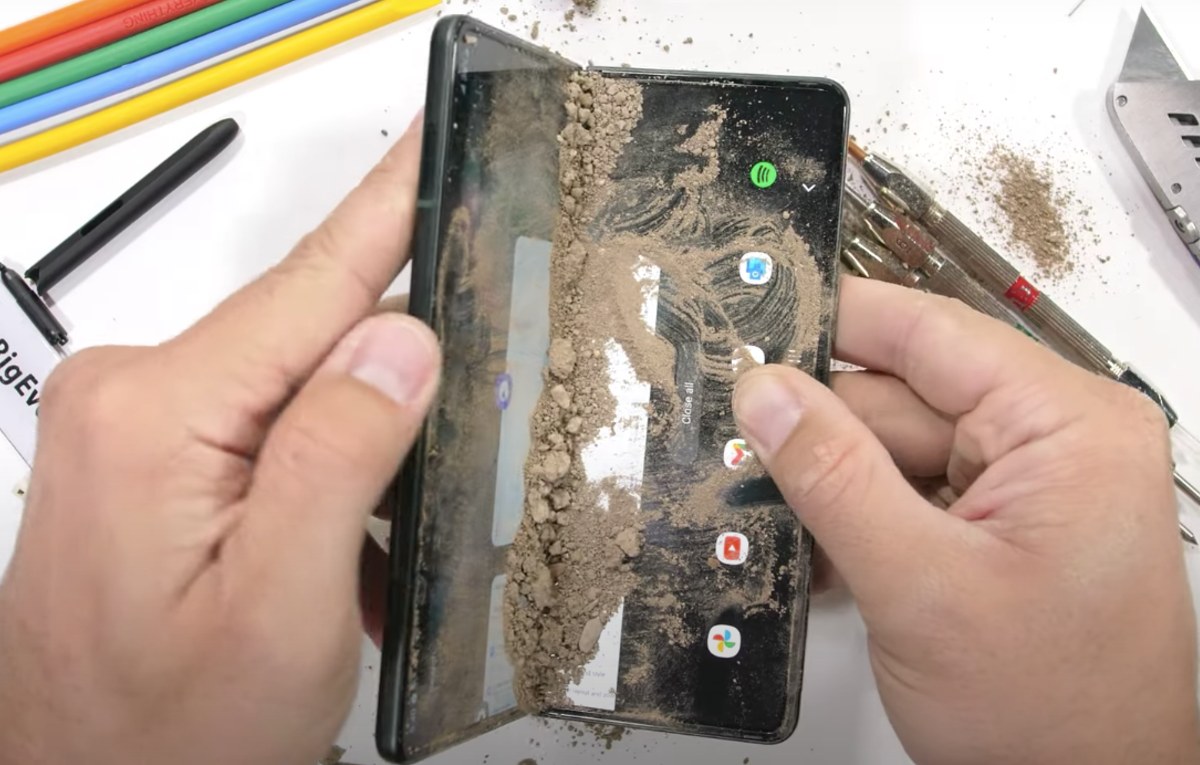 Samsung Galaxy Z Fold 3 Gets Scratches in JerryRigEverything Durability Test