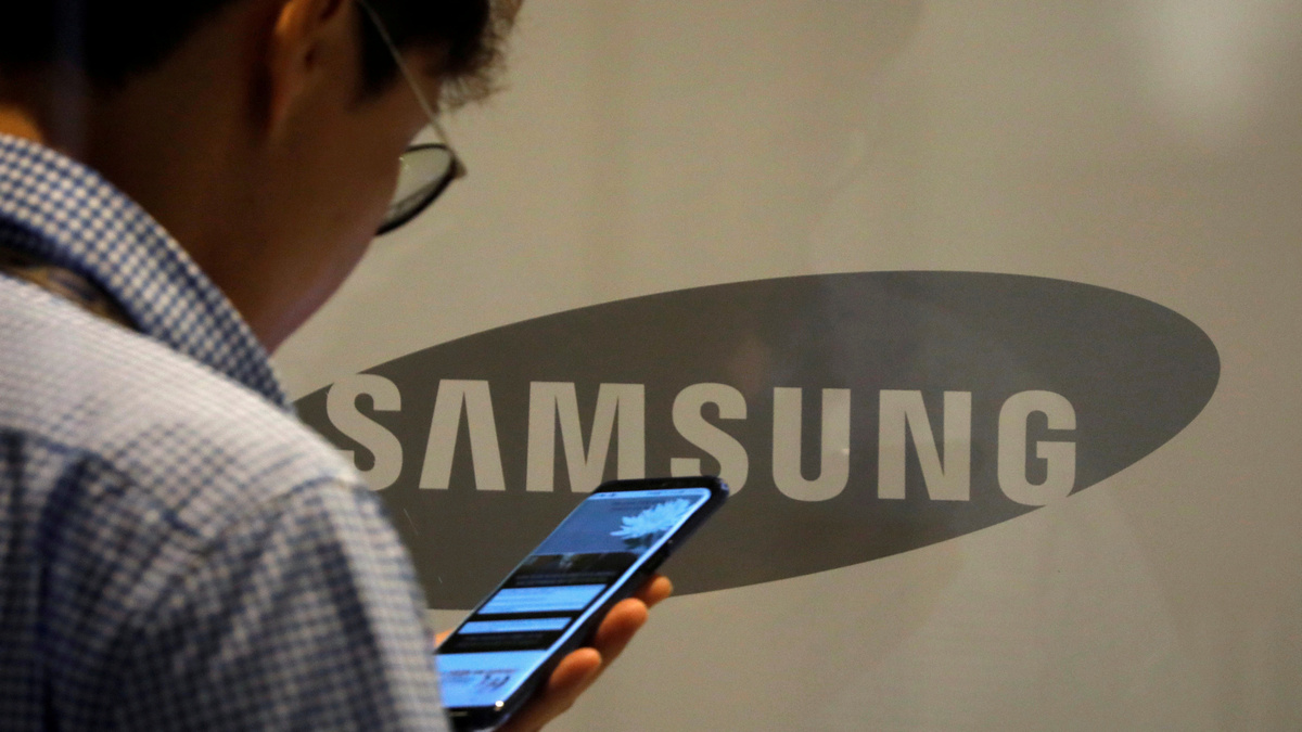 Global Smartphone Sales Fell Marginally in Q4 and Full Year 2019: Gartner