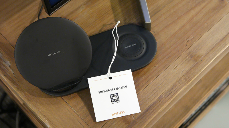 Samsung Wireless Charger Duo Allegedly Spotted at Amazon Press Event