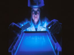 Scientists in Japan Create Sustainable Hydrogen Fuel from Water and Sunlight Scientists in Japan Create Sustainable Hydrogen Fuel from Water and Sunlight