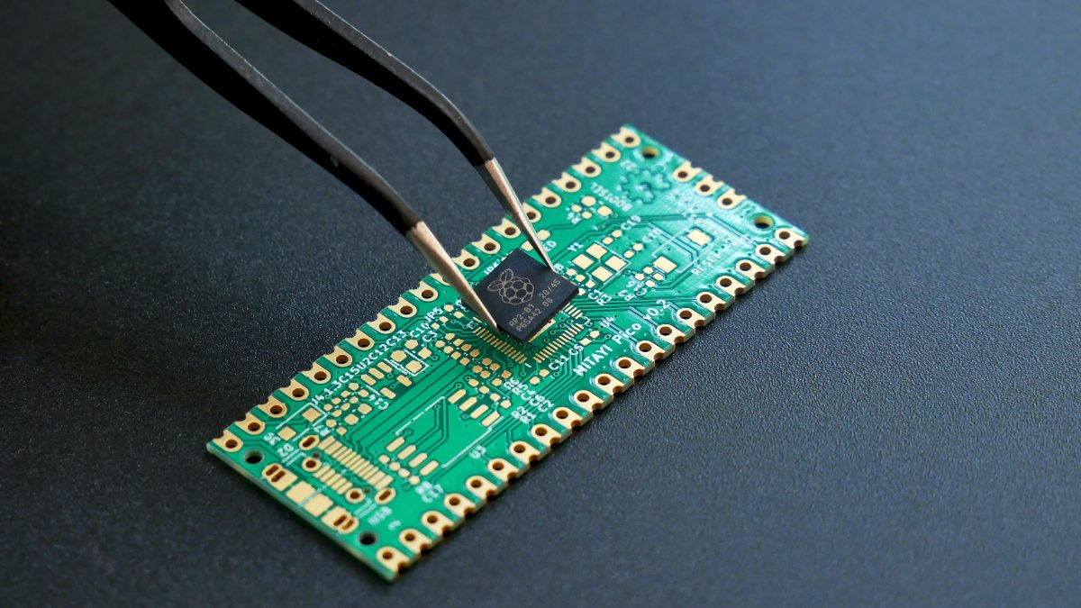 Semiconductor Exports to Russia Said to Have Plunged by 90 Percent After Curbs Following Ukraine Invasion