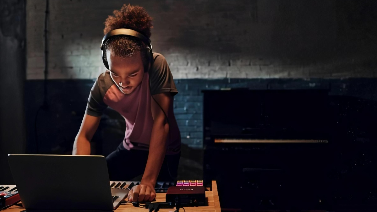 Sennheiser HD 400 Pro Studio Headphones with Open-Back Design, Detachable Cables Launched in India