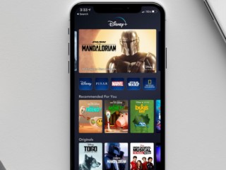 Google Tops Facebook in Downloads for First Time in 5 Years in Q4 2019: Sensor Tower