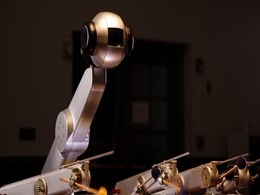 Meet Shimon, the Robot That Uses AI to Write and Play Its Own Music Compositions Meet Shimon, the Robot That Uses AI to Write and Play Its Own Music Compositions