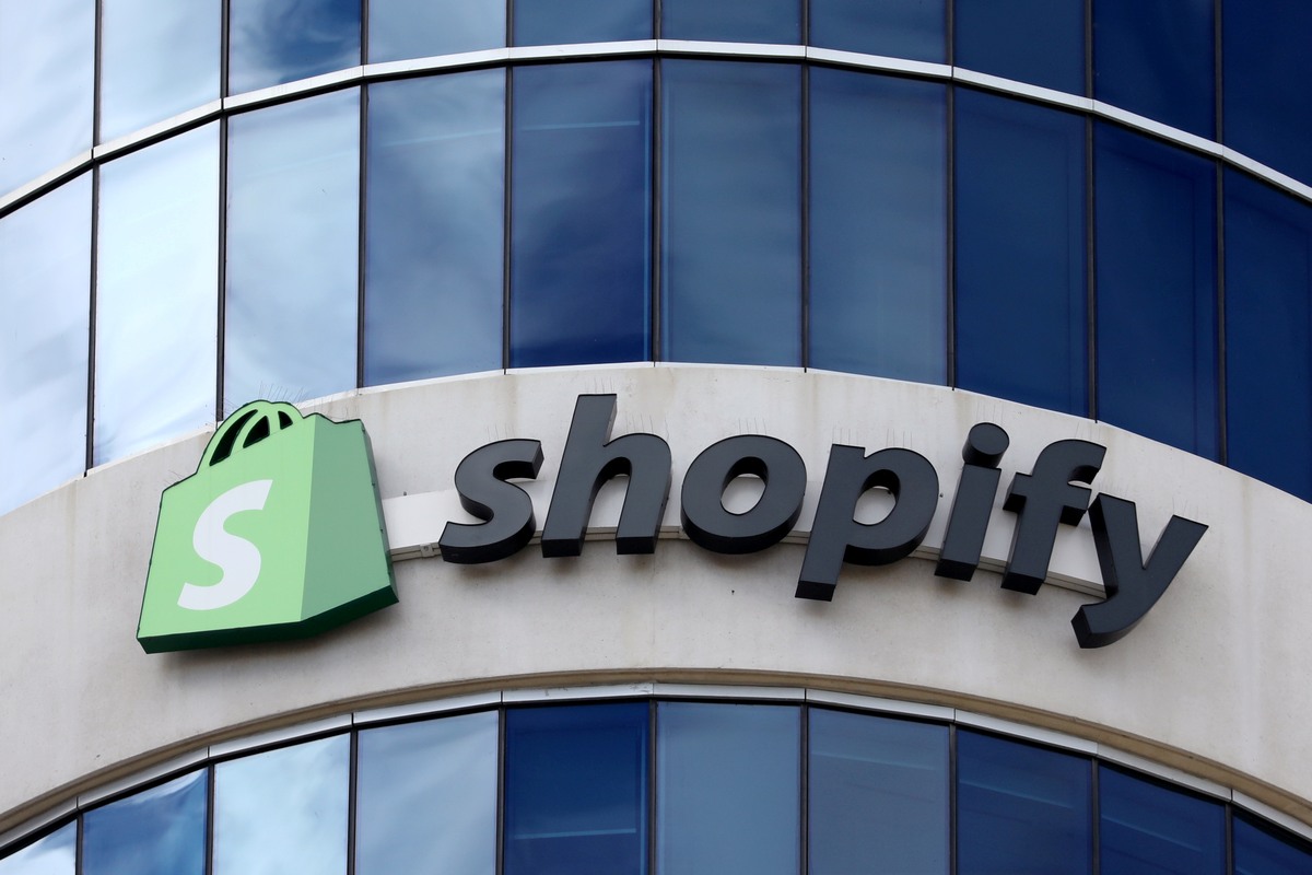 Shopify Rides Online Shopping Boom to Beat Quarterly Revenue Expectations