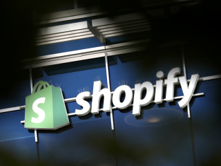 Shopify Lets Users Set Up NFT-Gated Online Stores to Add a Sprinkle of Exclusivity
