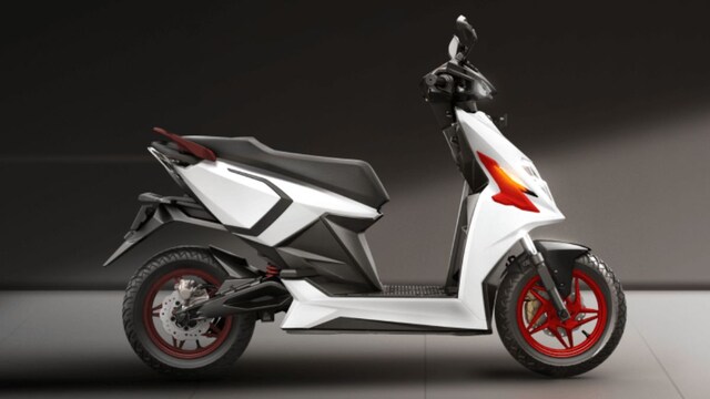 Simple OneS Electric Scooter With 181 KM IDC Range Launched in India: Price, Specifications Simple OneS Electric Scooter With 181 KM IDC Range Launched in India: Price, Specifications