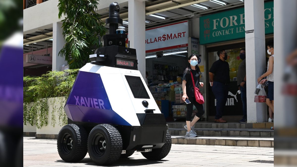 Watch Video: Robots Patrol Singapore Streets to Track 'Undesirable Social Behaviour'