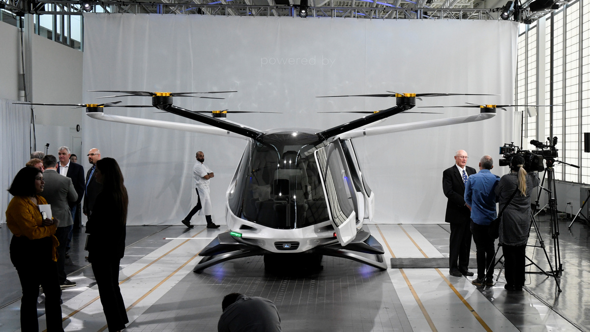 Skai Hydrogen-Powered Electric Flying Vehicle Unveiled, Experts Says Numerous Regulatory Hurdles to Be Cleared