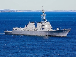 USS Zumwalt Stealth Destroyer to be Mounted Hypersonic Missiles for Long-Range Strikes: Report USS Zumwalt Stealth Destroyer to be Mounted Hypersonic Missiles for Long-Range Strikes: Report