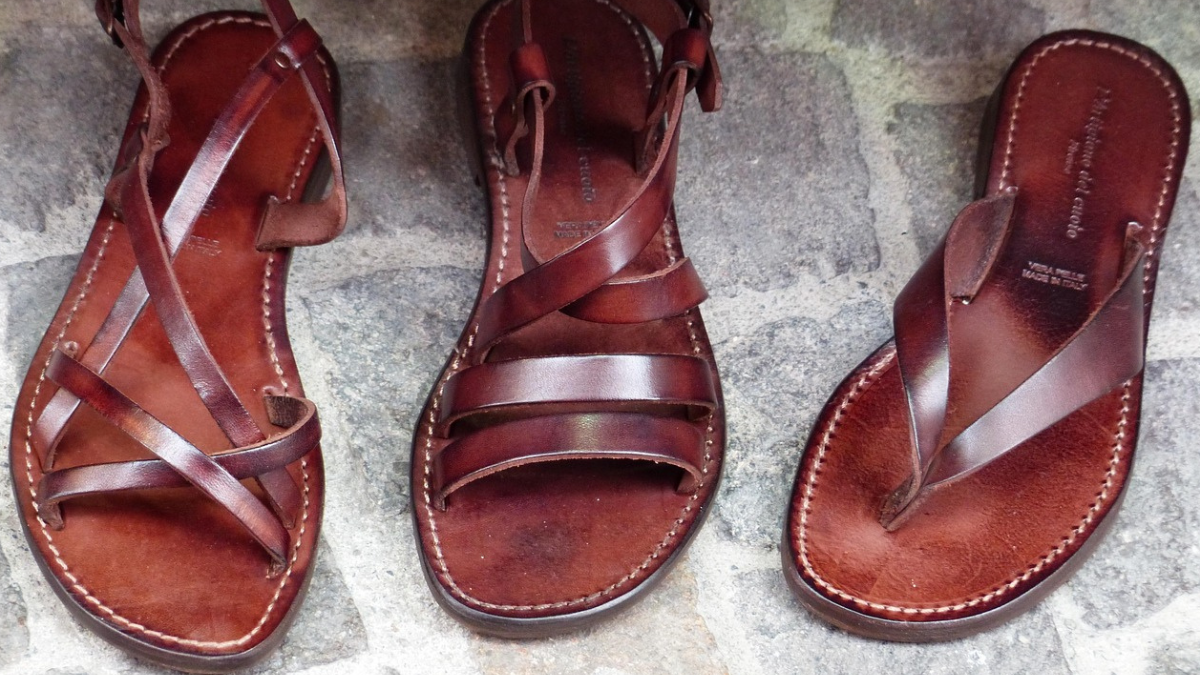 Amazon End of Season Sale: Best Deals on Fashion Slippers Under Rs. 999