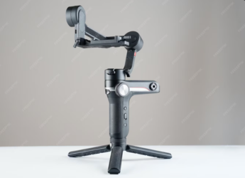 Top 5 Mobile Gimbal Stabilizers for Aspiring Indian Travel Vloggers