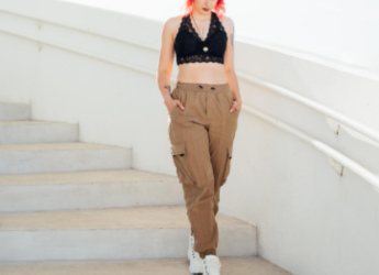 Best Low-Rise Cargos For Women: The 00s Fashion Reboot