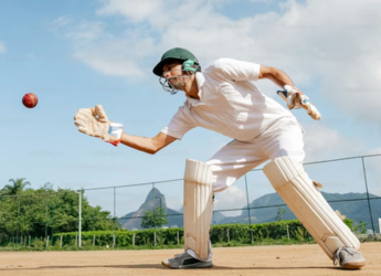 5 Best Wicketkeeping Gloves For Seasoned Cricket Players: Shop Now Here