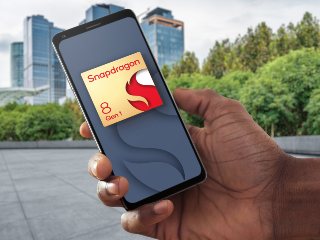 Realme GT 2 Pro, Xiaomi 12, Moto Edge X30 to Be the First Phones Powered by Snapdragon 8 Gen 1