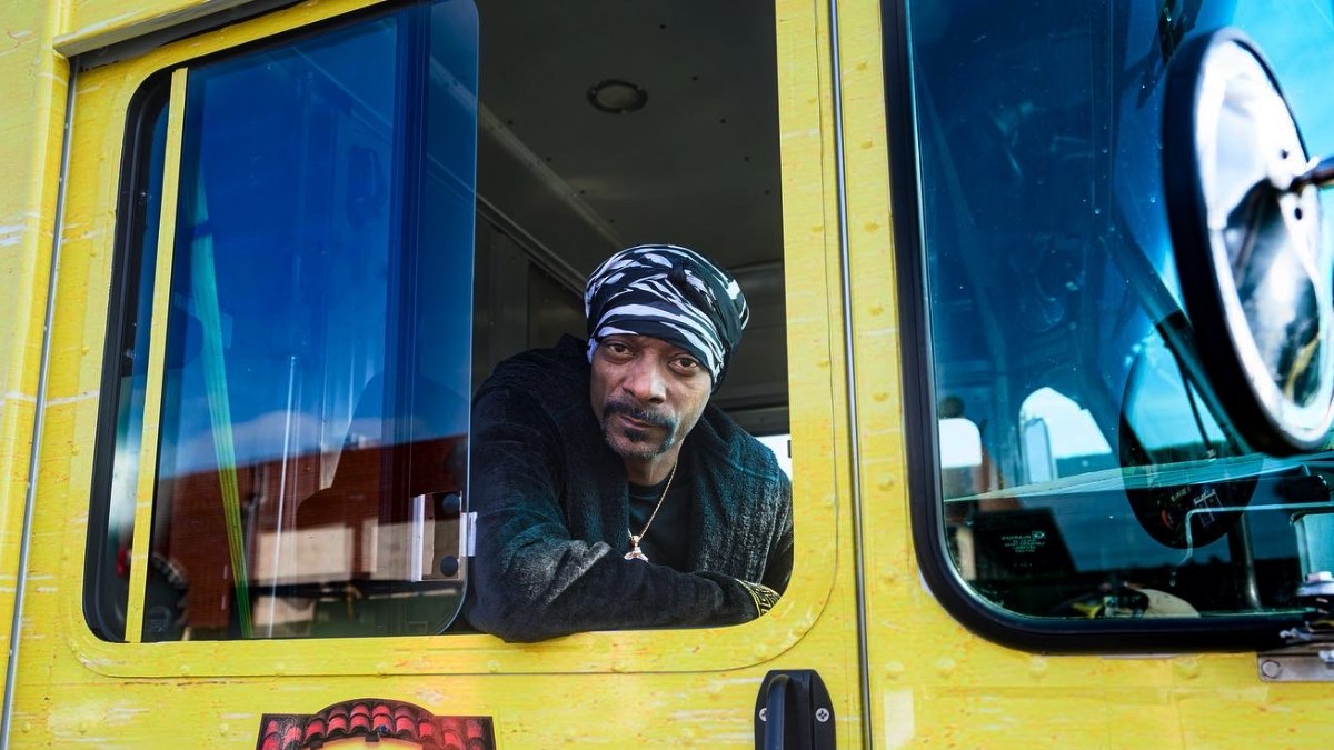 Snoop Dogg’s Decentral Eyes Dog NFT Series Up for Auction, Current Highest Bid Stands at $771,000