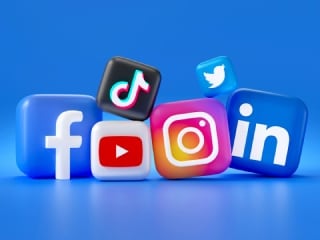 World Happiness Report 2026: Heavy Social Media Use Linked to Lower Life Satisfaction Among Teenagers