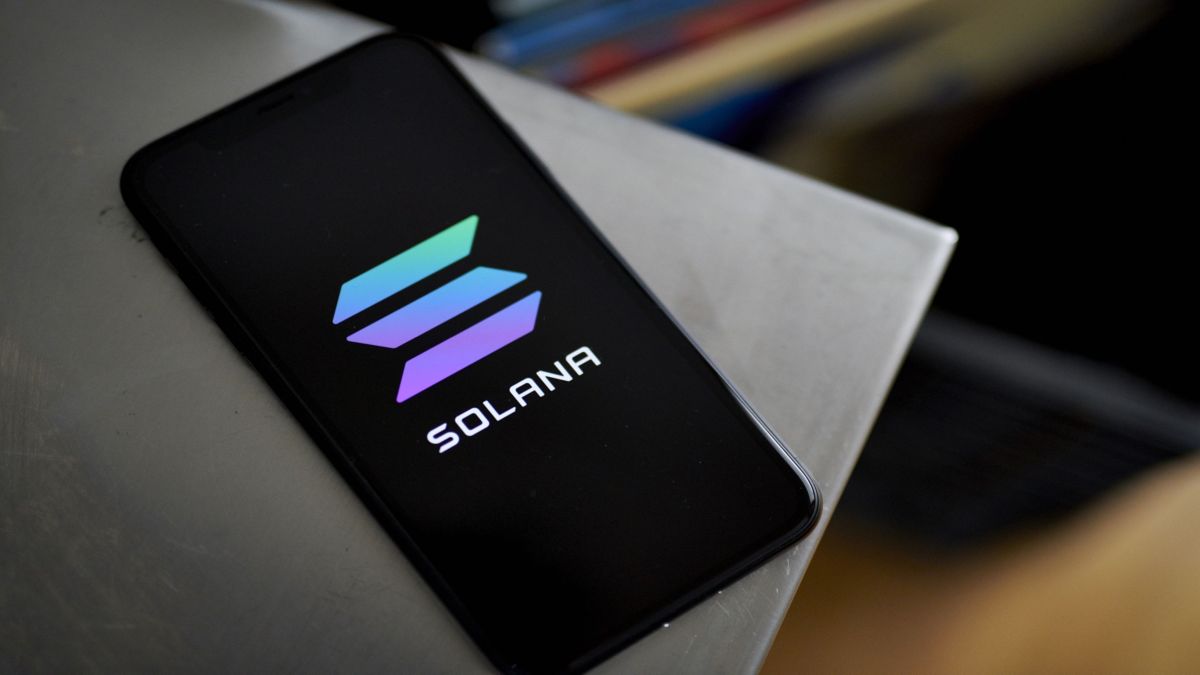 Ethereum Rival Solana Jumps to 7th Spot in Cryptocurrency Top 10