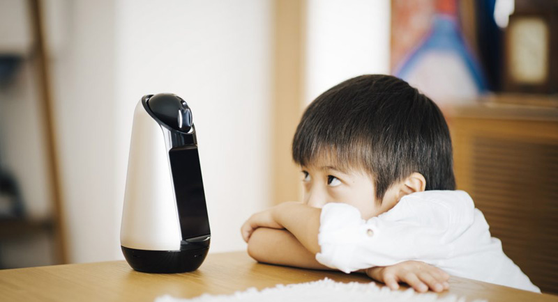 Sony Xperia Hello Communication Robot Launched, Powered by Xperia Agent Assistant