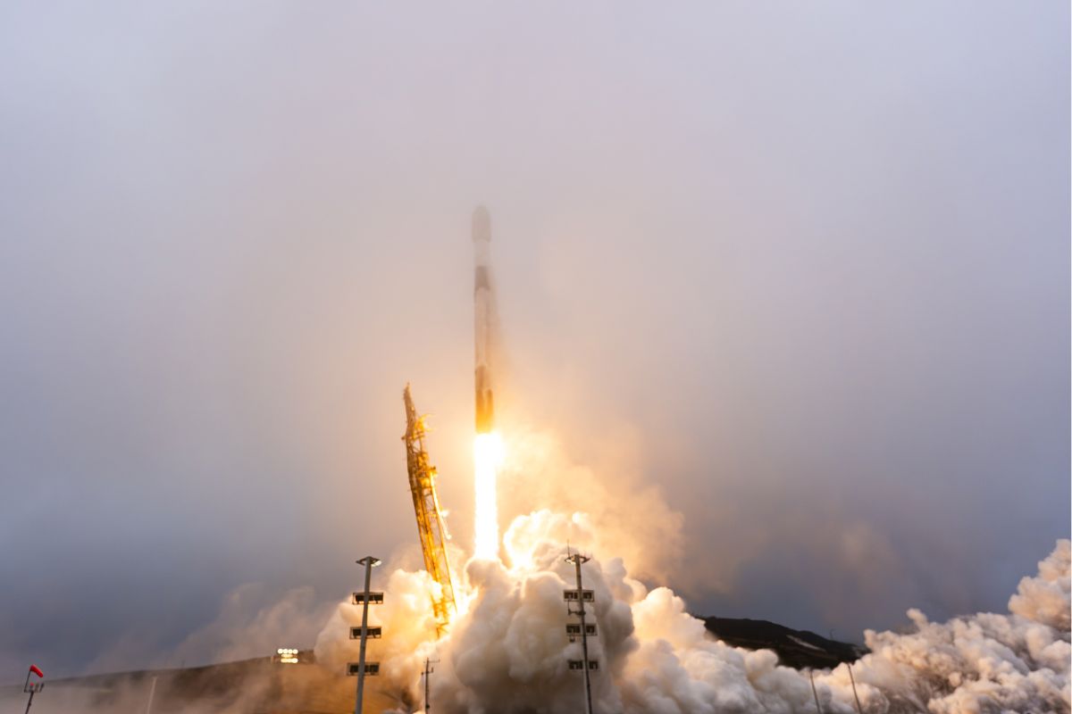 SpaceX Expands Starlink Network, Celebrates 500th Rocket Recovery