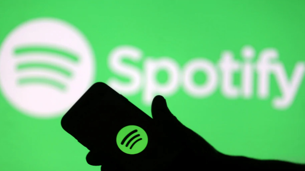 COVID-19 Misinformation: Science Podcaster Calls Spotify's Support of Joe Rogan a 'Slap in the Face'