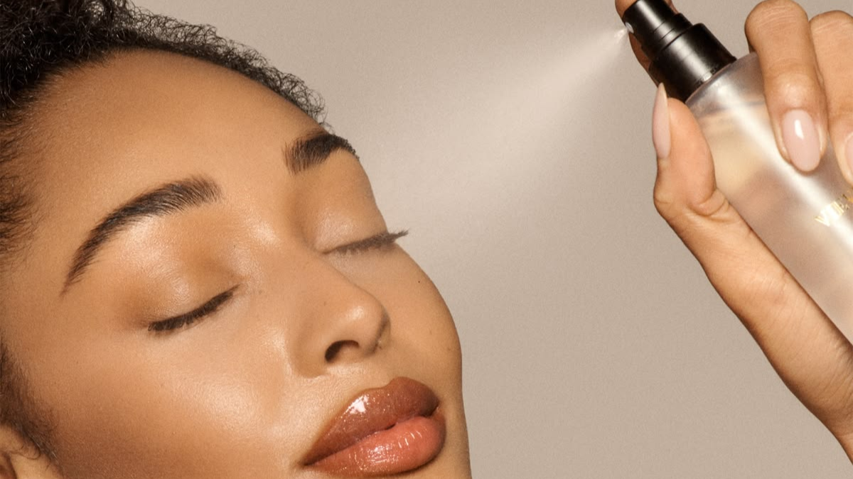 Top 5 Matte Finish Setting Sprays For Monsoon: Sweat-Proof And Waterproof Picks