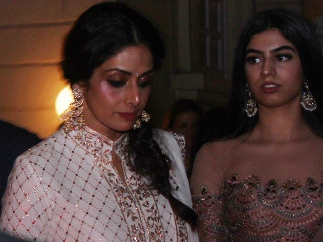 Sridevi And Daughter Khushi Kapoor's Diwali Pic Will Set Off Fireworks