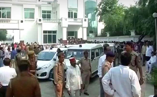 6 Injured In Stampede At Akhilesh Yadav's Janata Durbar In Saifai